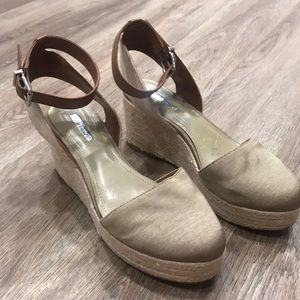 BCBGeneration Platform Wedge Women's Size 10